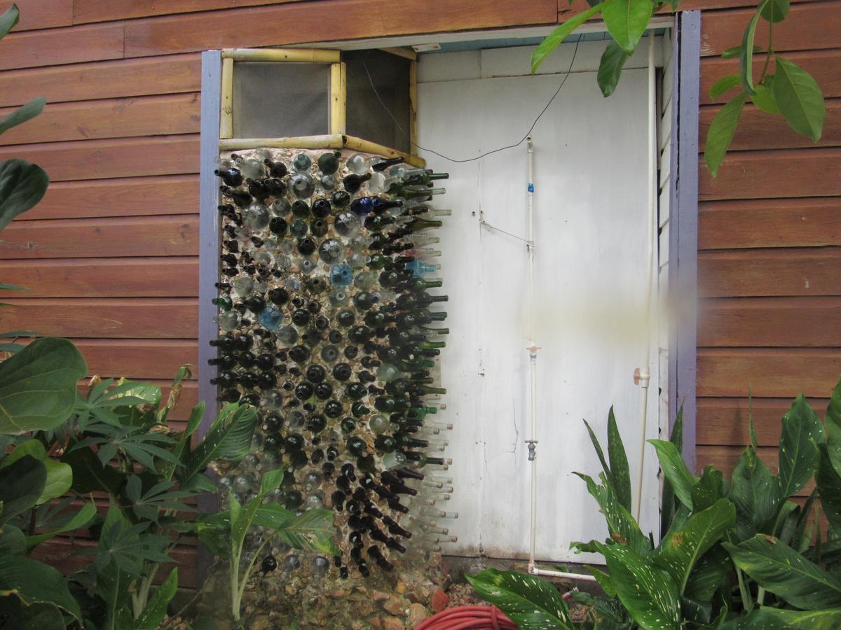 Anda Di Hows Hostel Placencia المظهر الخارجي الصورة